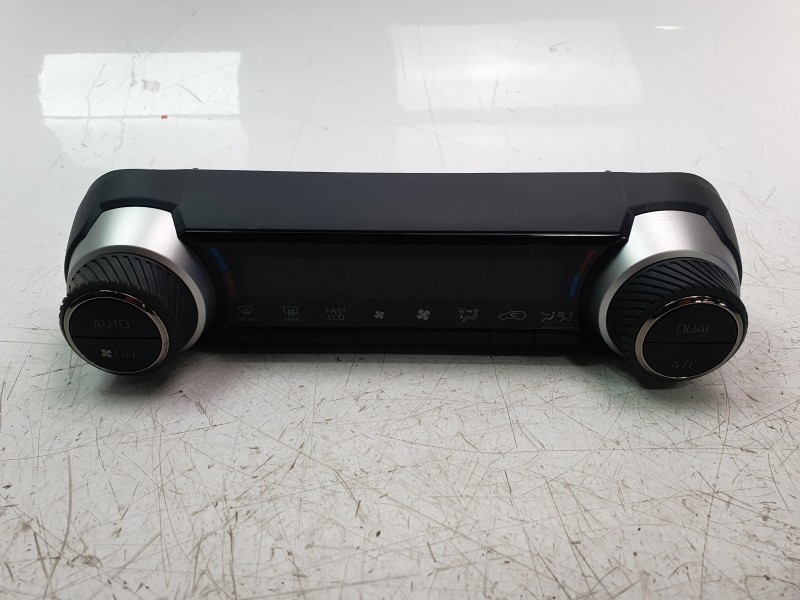 Recambio de mando climatizador para toyota rav4 hybrid 4x2 advance referencia OEM IAM 5590042610  