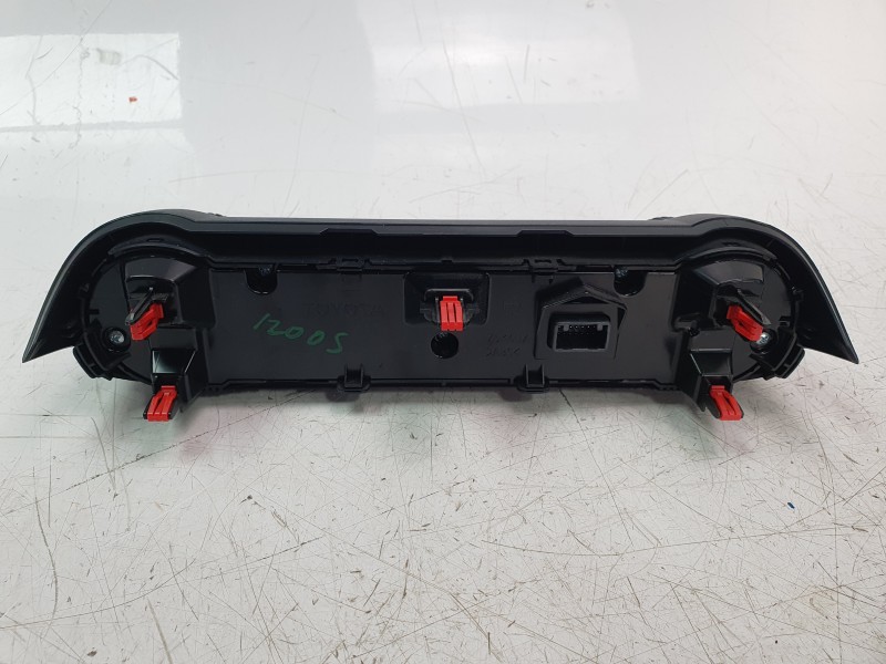 Recambio de mando climatizador para toyota rav4 hybrid 4x2 advance referencia OEM IAM 5590042610  