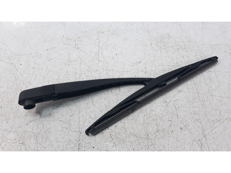Recambio de brazo limpia trasero para peugeot 208 1.2 12v vti referencia OEM IAM 1608396380  