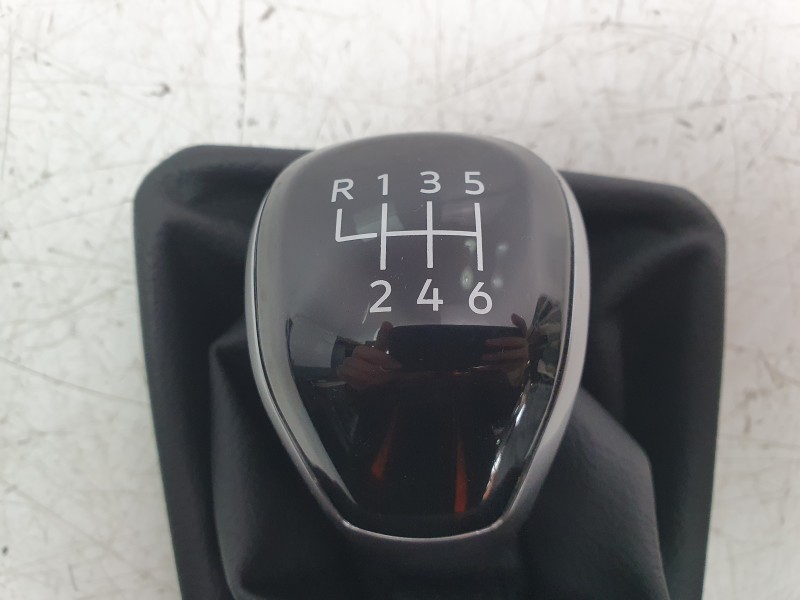 Recambio de pomo palanca cambio para volkswagen taigo taigo referencia OEM IAM 2G1711113AA  
