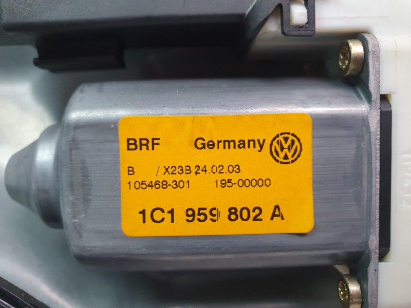 Recambio de elevalunas delantero derecho para volkswagen golf iv (1j1) 1.6 16v referencia OEM IAM 1J3837462H 106232115 113990