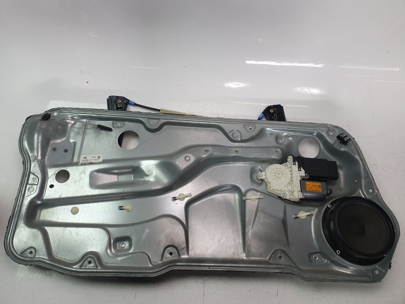 Recambio de elevalunas delantero izquierdo para volkswagen golf iv (1j1) 1.6 16v referencia OEM IAM 1J3837461H 106232116 113991