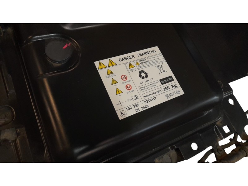Recambio de bateria para citroen c4 berlina e-feel referencia OEM IAM 9847028980  