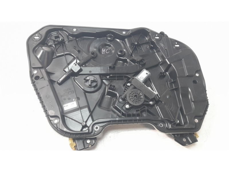 Recambio de elevalunas delantero izquierdo para bmw 1 (f40) 118 d referencia OEM IAM 51335A638E3  