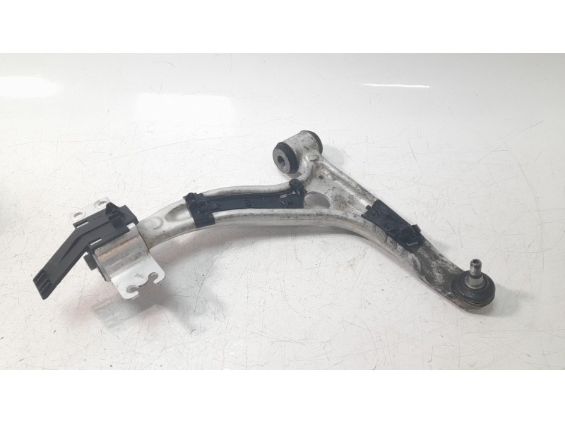 Recambio de brazo suspension inferior delantero derecho para mercedes-benz clase gla (w156) gla 220 cdi 4m / d 4m (156.905) refe