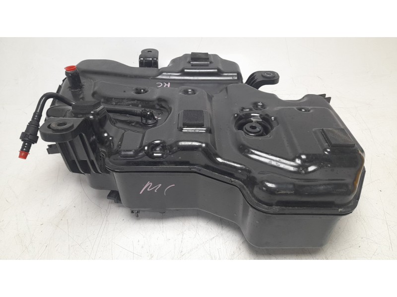 Recambio de deposito adblue para bmw 1 (f40) 118 d referencia OEM IAM 16197399290 16197935103 16197499666