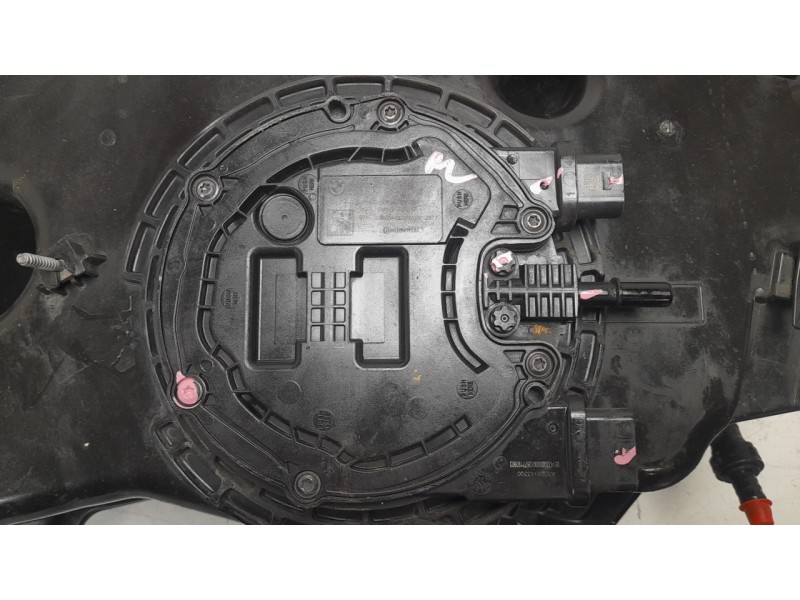 Recambio de deposito adblue para bmw 1 (f40) 118 d referencia OEM IAM 16197399290 16197935103 16197499666