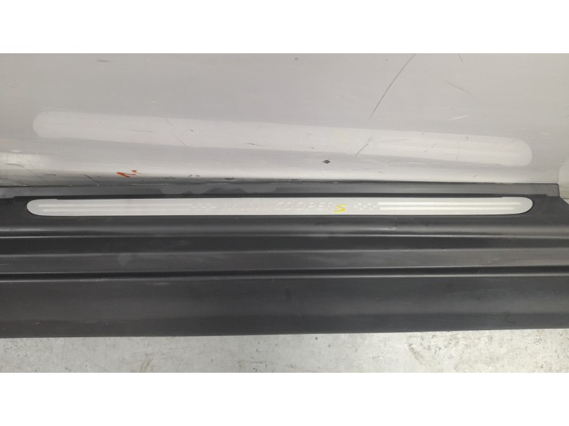 Recambio de estribos laterales para mini mini (f56) cooper se / electric referencia OEM IAM 51775A3DE52  
