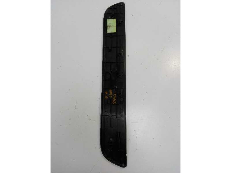 Recambio de moldura para kia cee´d drive referencia OEM IAM 85883A2000  