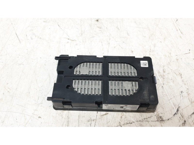 Recambio de cargador movil para seat ateca (khp) fr referencia OEM IAM 81A035502  
