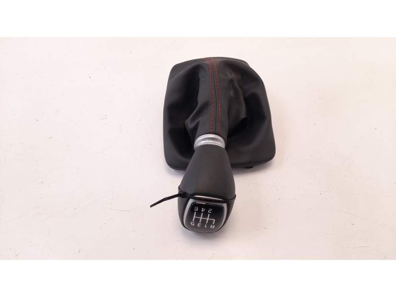 Recambio de pomo palanca cambio para hyundai kona 1.0 tgdi cat referencia OEM IAM 84640J9000STE  