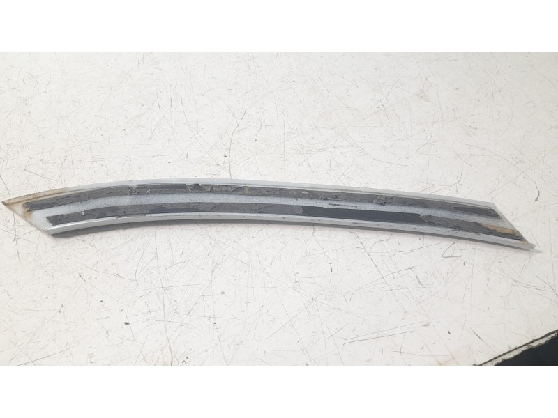 Recambio de aletin trasero izquierdo para seat ateca (khp) fr referencia OEM IAM 575854989D  