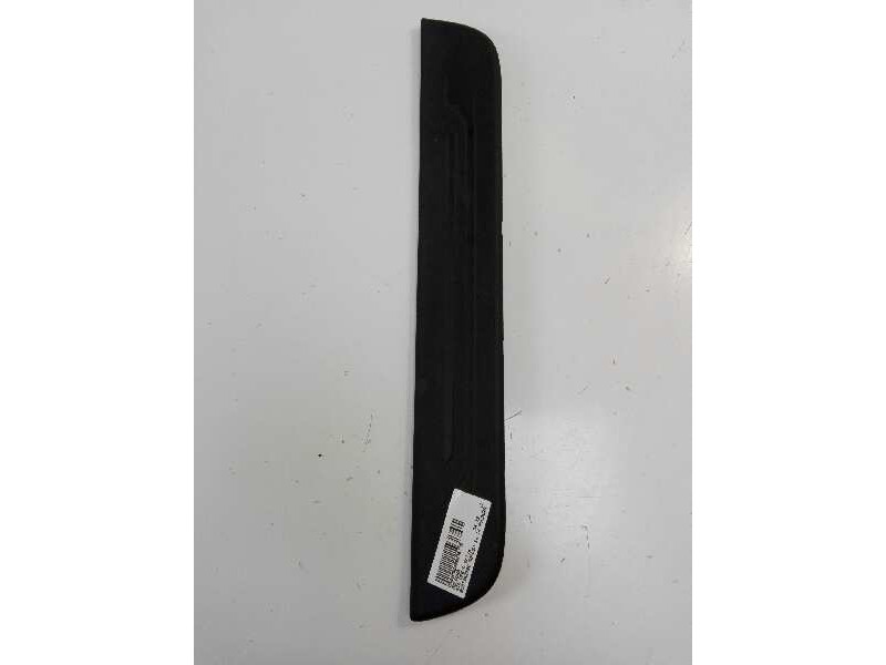 Recambio de moldura para kia cee´d drive referencia OEM IAM 85873A2000  