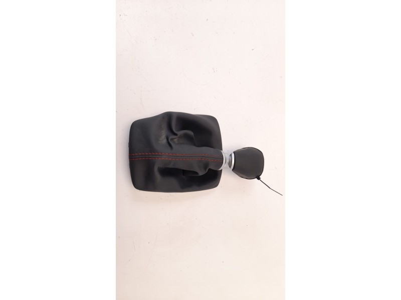 Recambio de pomo palanca cambio para hyundai kona 1.0 tgdi cat referencia OEM IAM 84640J9000STE  