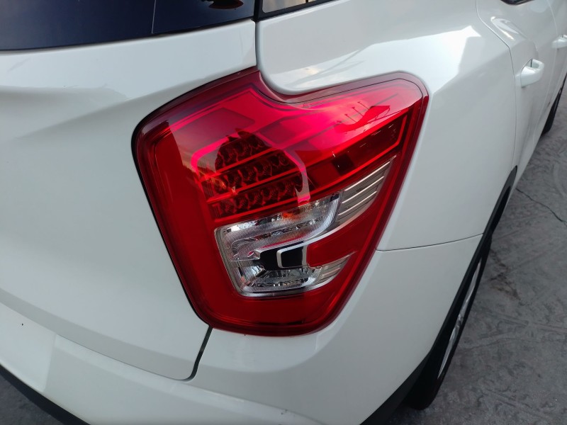 Recambio de piloto trasero derecho para ssangyong xlv suv e-xgi 160 referencia OEM IAM   