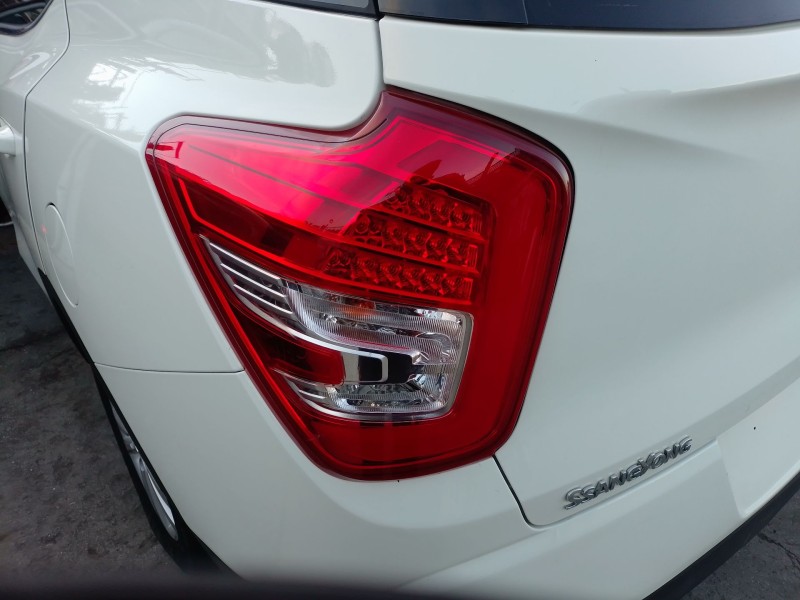 Recambio de piloto trasero izquierdo para ssangyong xlv suv e-xgi 160 referencia OEM IAM   