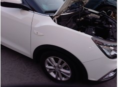 Recambio de aleta delantera derecha para ssangyong xlv suv e-xgi 160 referencia OEM IAM   