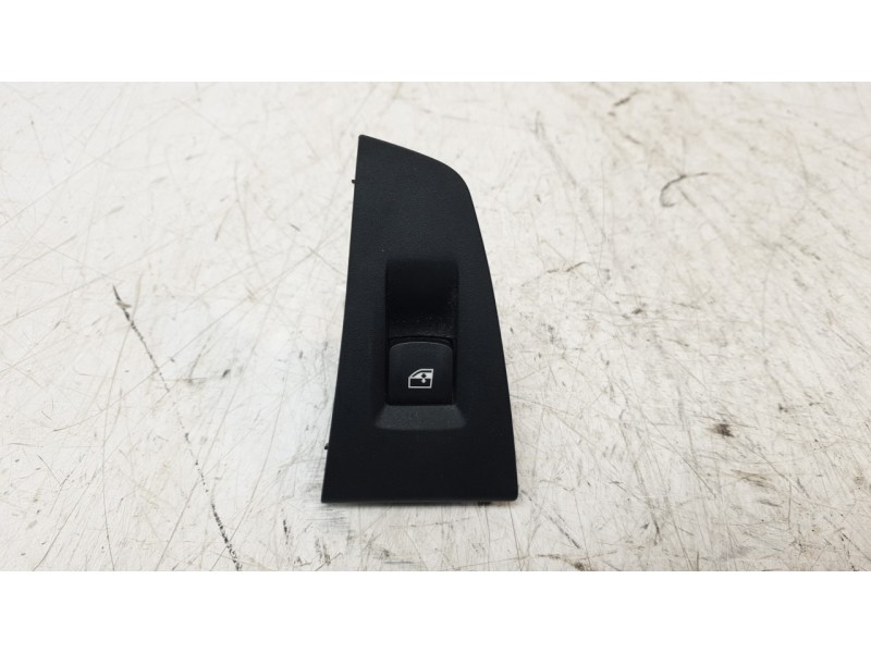 Recambio de mando elevalunas trasero izquierdo para bmw 1 (f40) 118 d referencia OEM IAM 61317950756  