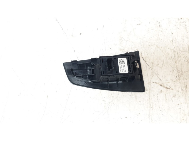 Recambio de mando elevalunas trasero izquierdo para bmw 1 (f40) 118 d referencia OEM IAM 61317950756  
