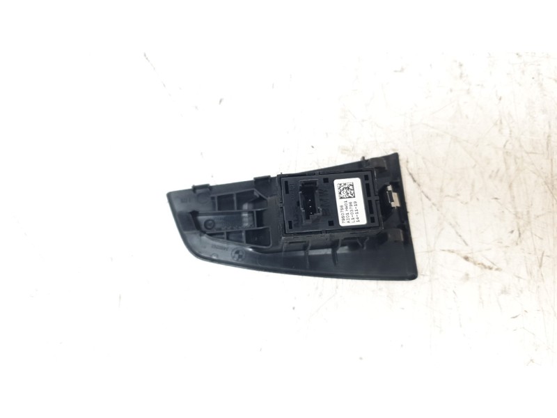 Recambio de mando elevalunas trasero izquierdo para bmw 1 (f40) 118 d referencia OEM IAM 61317950756  