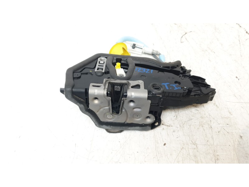 Recambio de cerradura puerta trasera izquierda para bmw 1 (f40) 118 d referencia OEM IAM 7445045  