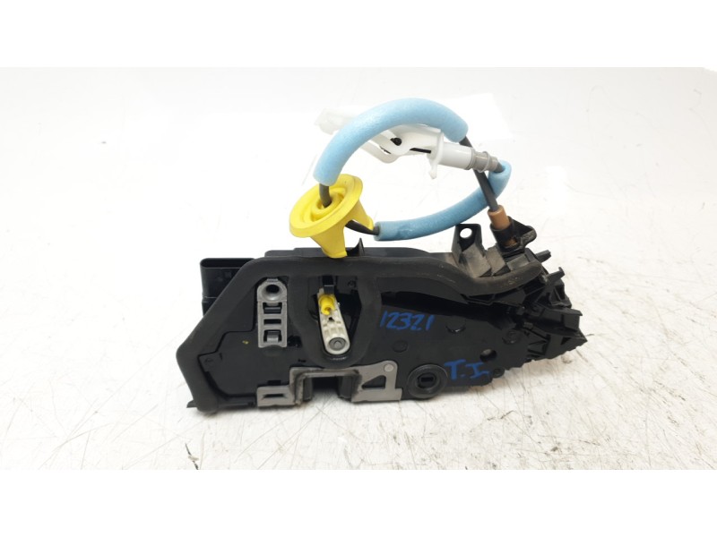 Recambio de cerradura puerta trasera izquierda para bmw 1 (f40) 118 d referencia OEM IAM 7445045  