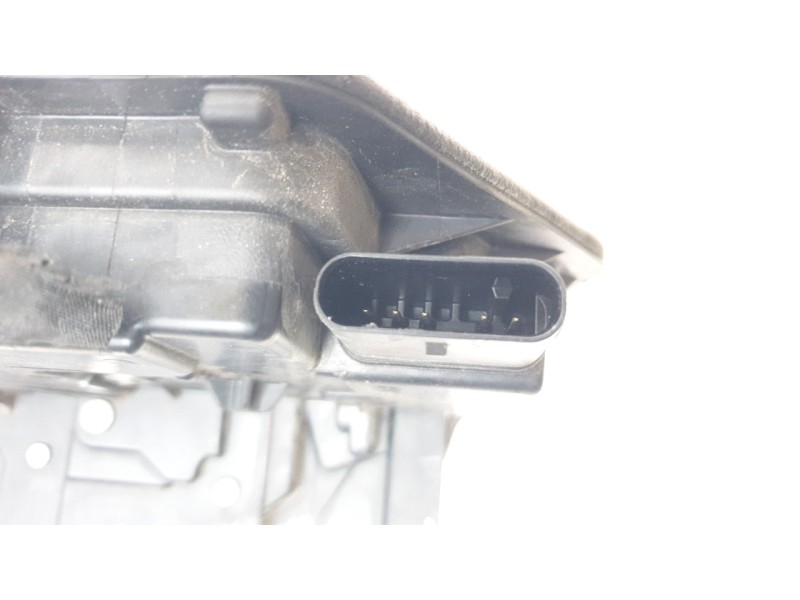 Recambio de cerradura puerta delantera izquierda para bmw 1 (f40) 118 d referencia OEM IAM 744504111  
