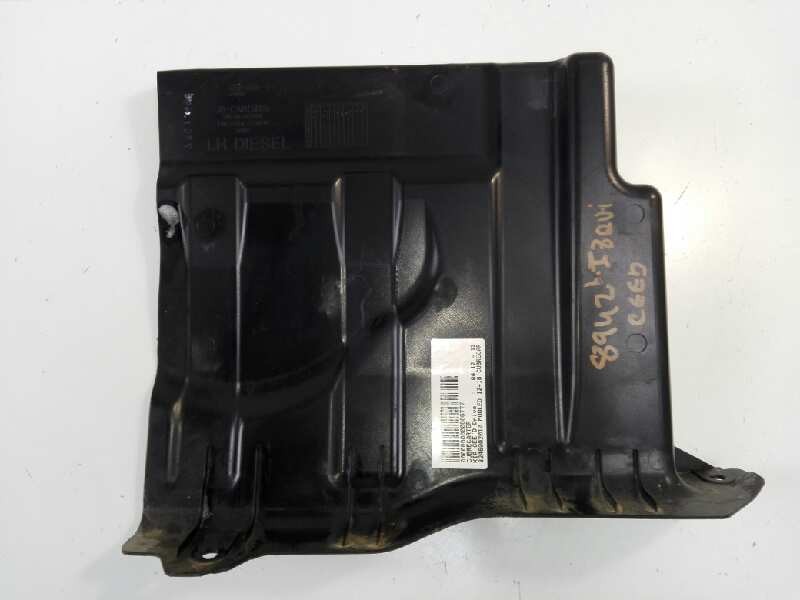 Recambio de cubrecarter para kia cee´d drive referencia OEM IAM 82460A2010  