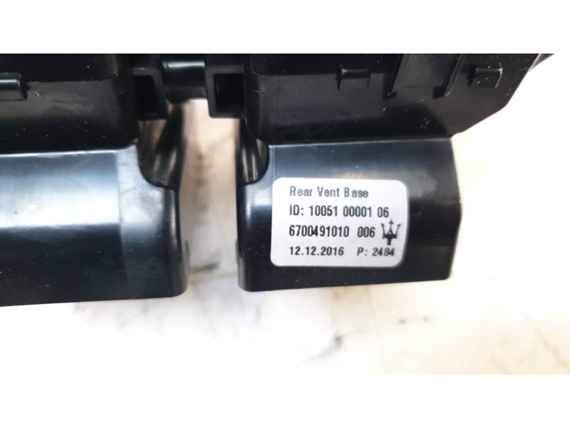 Recambio de aireador central para maserati levante suv (m161) 3.0 d q4 referencia OEM IAM 6700491010  