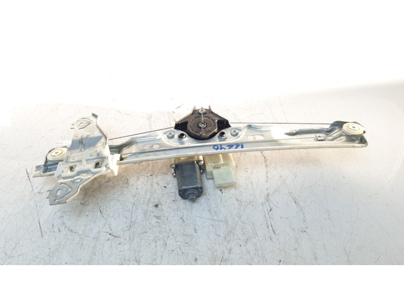 Recambio de elevalunas trasero derecho para renault kadjar (ha_, hl_) 1.5 blue dci 115 referencia OEM IAM 827203827R  