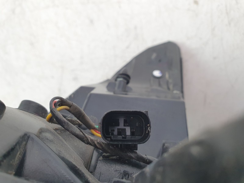 Recambio de piloto trasero derecho para mg zs suv (azs1) 1.5 vti referencia OEM IAM 10571682 A30005R0100 