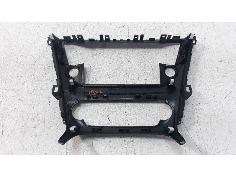 Recambio de moldura para toyota avensis 1.8 16v cat referencia OEM IAM 5540505290  