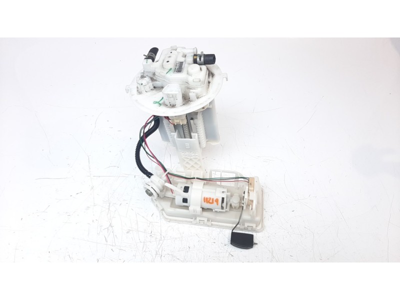 Recambio de bomba combustible para toyota corolla (e21) referencia OEM IAM 7702002C21 232100T060 