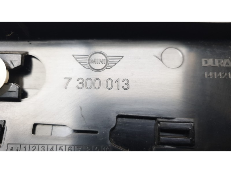 Recambio de molduras traseras para mini mini (f56) cooper se / electric referencia OEM IAM 7300013  