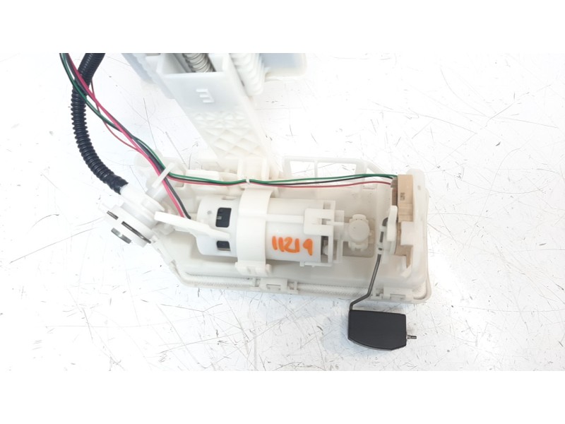 Recambio de bomba combustible para toyota corolla (e21) referencia OEM IAM 7702002C21 232100T060 
