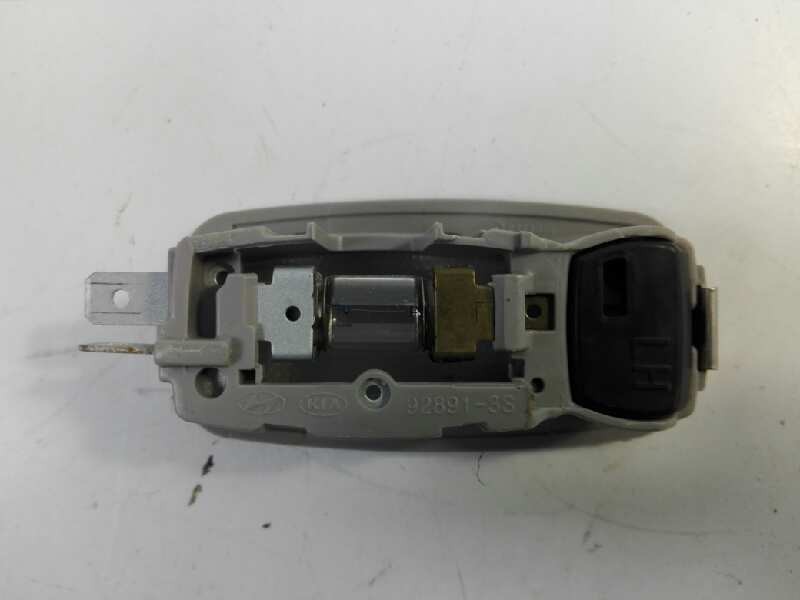 Recambio de luz interior para kia cee´d drive referencia OEM IAM 92303A2000  