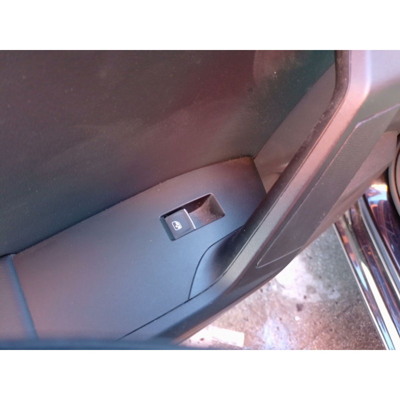 Recambio de mando elevalunas trasero izquierdo para seat leon sportstourer (kl8, kld) 2.0 tdi referencia OEM IAM   