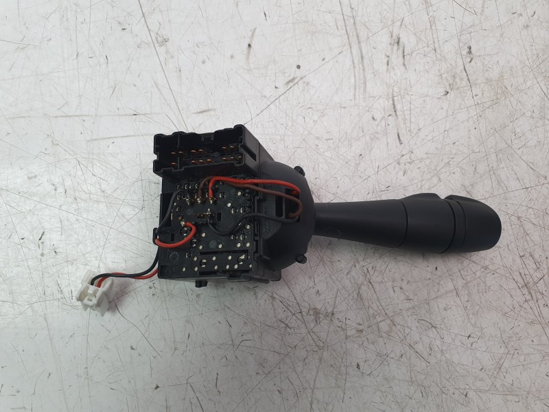 Recambio de mando intermitentes para dacia sandero ii tce 90 lpg (b8m1) referencia OEM IAM 255679575R E11811260 