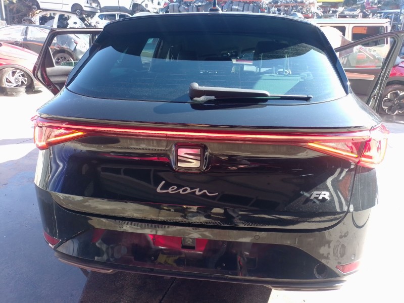 Recambio de piloto trasero central para seat leon sportstourer (kl8, kld) 2.0 tdi referencia OEM IAM   