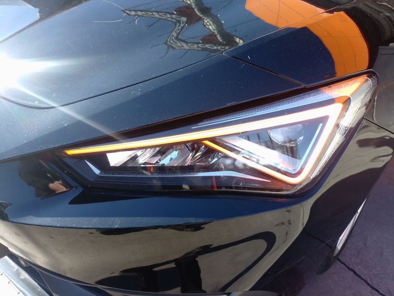 Recambio de faro izquierdo para seat leon sportstourer (kl8, kld) 2.0 tdi referencia OEM IAM   