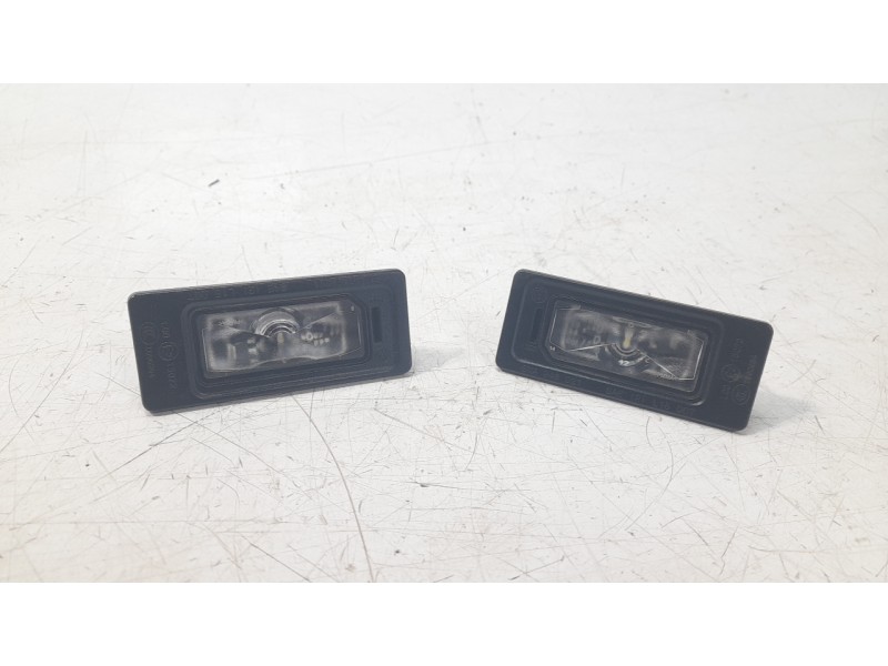 Recambio de piloto matricula para volkswagen tiguan (ad1, ax1) 1.4 tsi referencia OEM IAM 17127924  