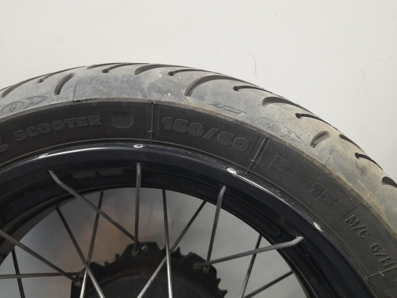 Recambio de llanta trasera para honda x-adv referencia OEM IAM   
