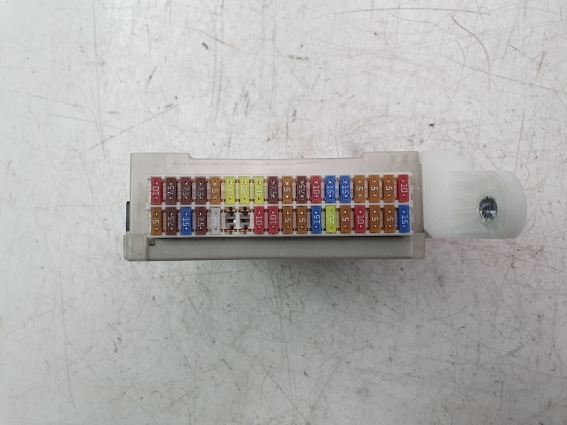 Recambio de caja reles / fusibles para toyota c-hr (_x1_) 1.8 hybrid (zyx10_, zyx11_) referencia OEM IAM 89221F4030 MB2380009990