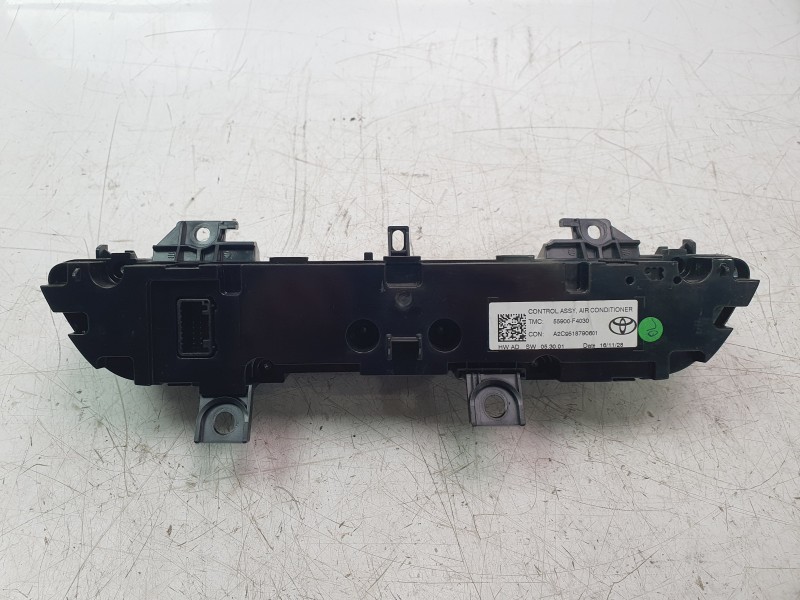 Recambio de mando climatizador para toyota c-hr (_x1_) 1.8 hybrid (zyx10_, zyx11_) referencia OEM IAM 55900F4031  