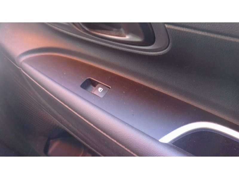 Recambio de mando elevalunas delantero derecho para hyundai bayon 1.2 mpi 79 cv maxx (2024) referencia OEM IAM   