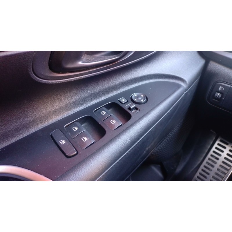 Recambio de mando elevalunas delantero izquierdo para hyundai bayon 1.2 mpi 79 cv maxx (2024) referencia OEM IAM   