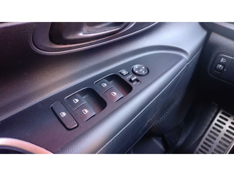 Recambio de mando elevalunas delantero izquierdo para hyundai bayon 1.2 mpi 79 cv maxx (2024) referencia OEM IAM   