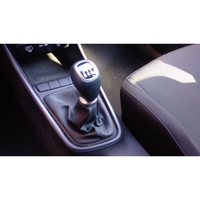 Recambio de pomo palanca cambio para hyundai bayon 1.2 mpi 79 cv maxx (2024) referencia OEM IAM   