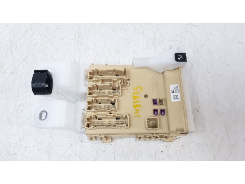 Recambio de caja reles / fusibles para lexus nx 2.5 16v cat (híbrido) referencia OEM IAM 8273078011  