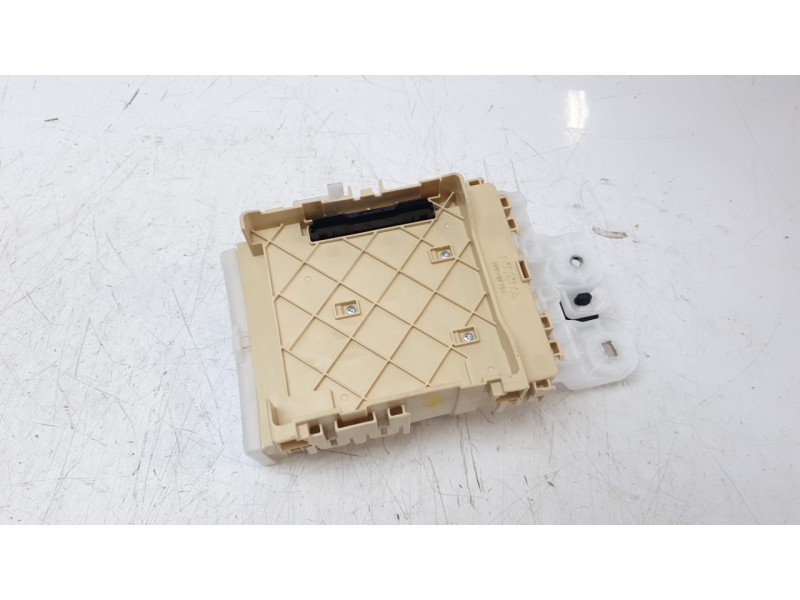 Recambio de caja reles / fusibles para lexus nx 2.5 16v cat (híbrido) referencia OEM IAM 8273078011  
